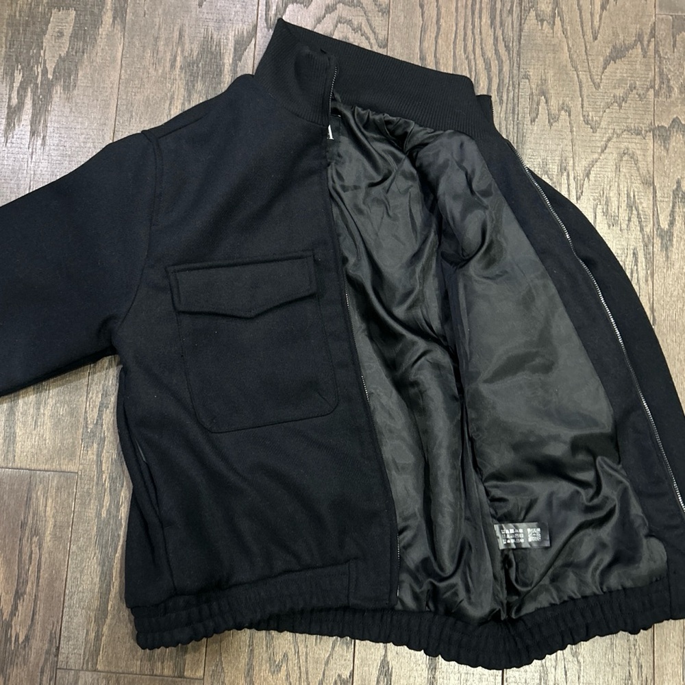 Zara Jacked - Picture 2 of 12